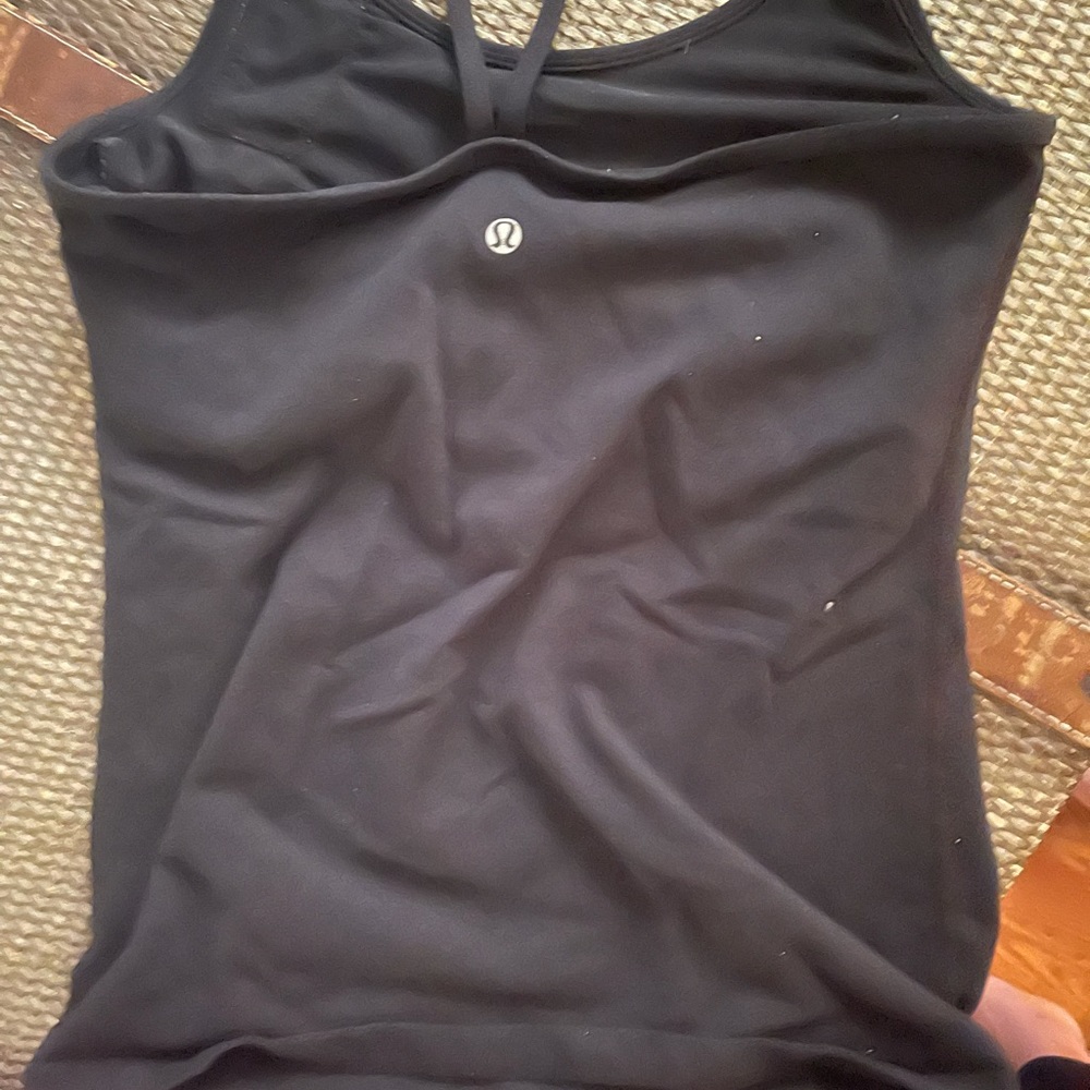 Lulu lemon yoga top. Black, good condition.